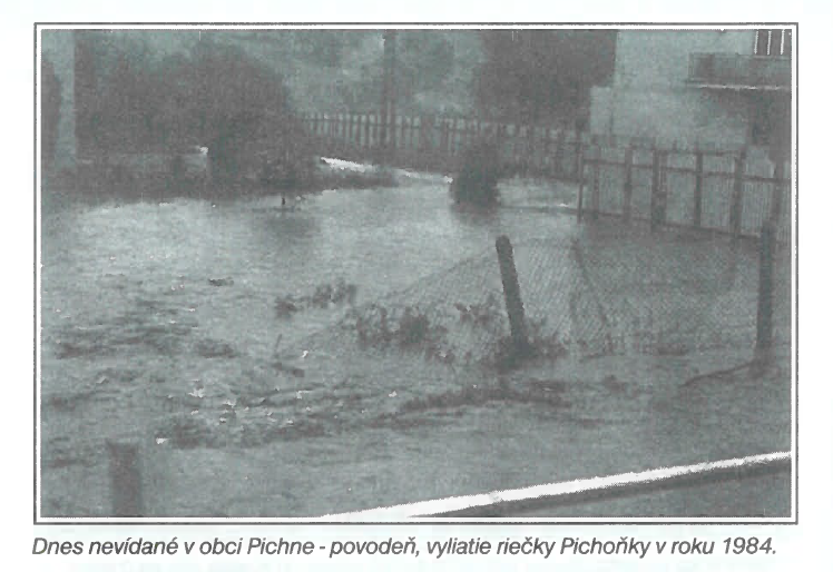 zaplavená záhrada v obci Pichne