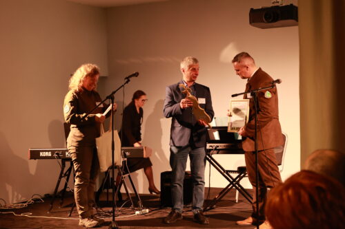 Odovzdávanie prezentov partnerov z Užanského národného prírodného parku.