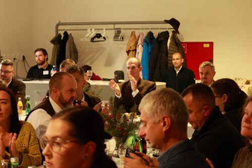 Potlesk účastníkov po prezentácii.