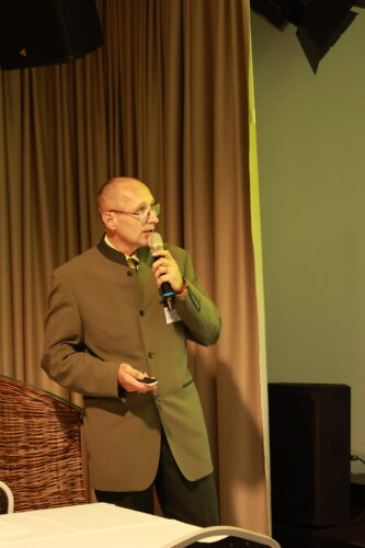 Prezentácia RNDr. Jozefa Štofika PhD, bez účastníkov.