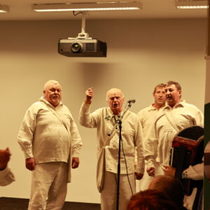 Folklórny súbor ľude spud Beskyda. Ukážka spevu.