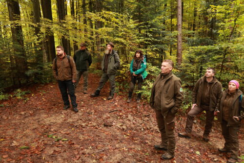 Účastníci exkurzie počas výkladu.