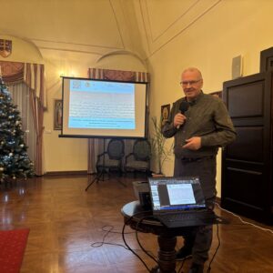 Miroslav Buraľ prezentuje