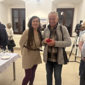 fotografia dvoch návštevníkov